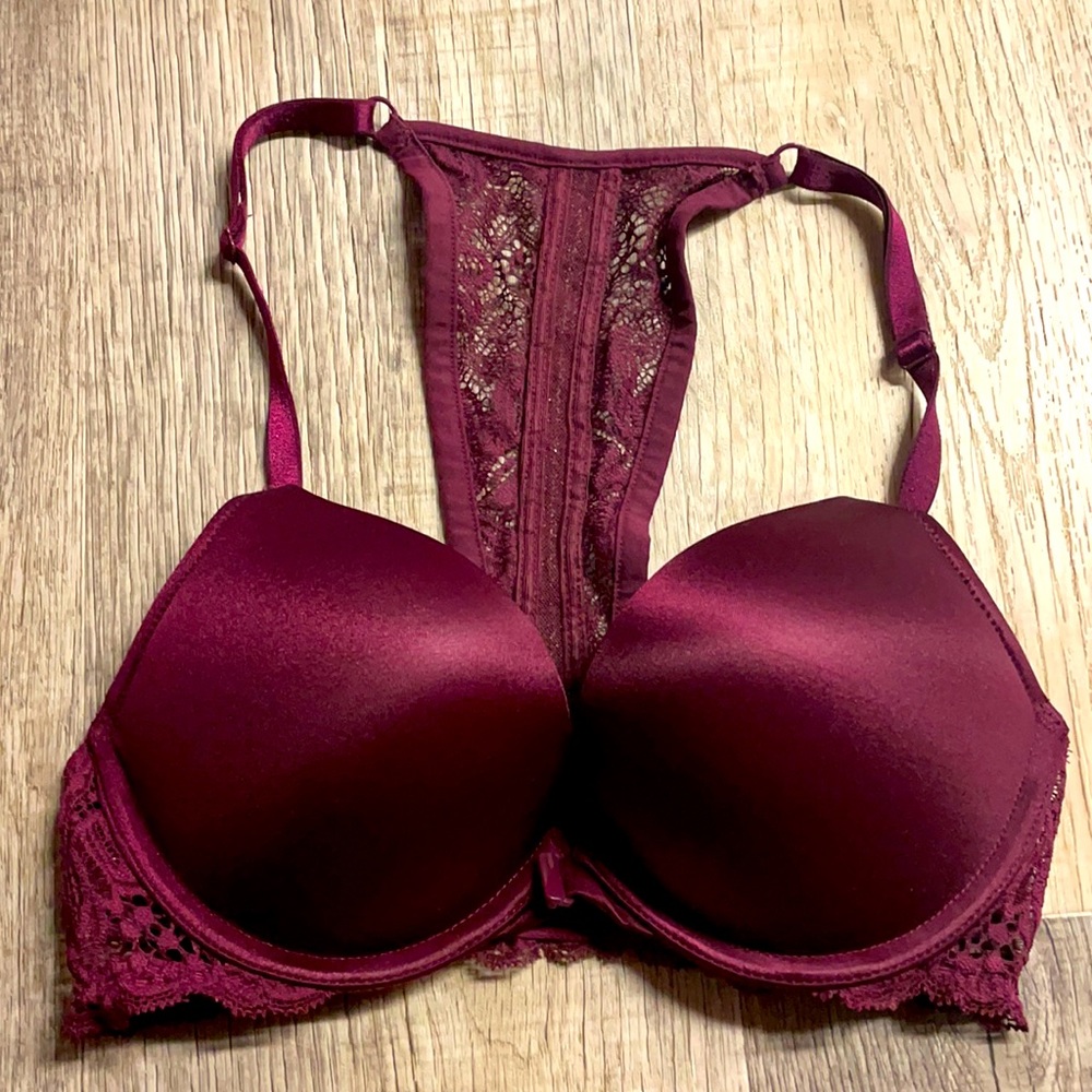 Victoria’s Secret Bombshell Plunge